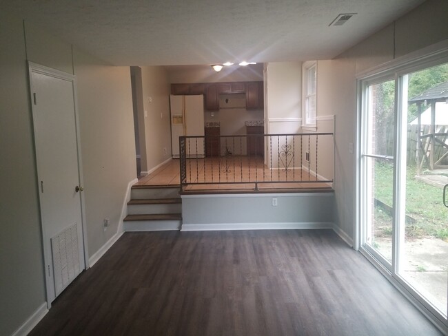 Building Photo - 9712 Mary Dell Ln