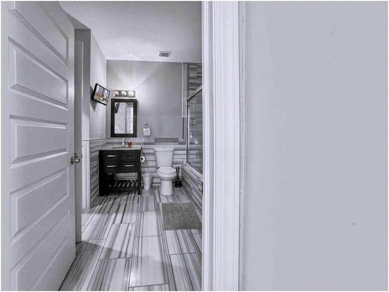 Building Photo - 1421 N 5th St