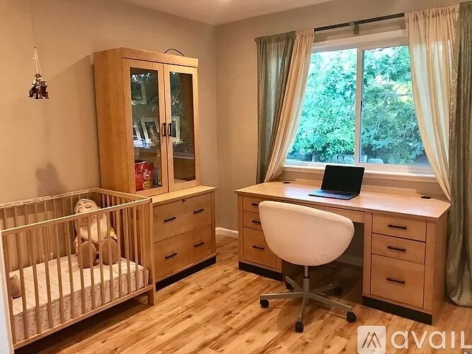 Building Photo - 827 Villa Ave