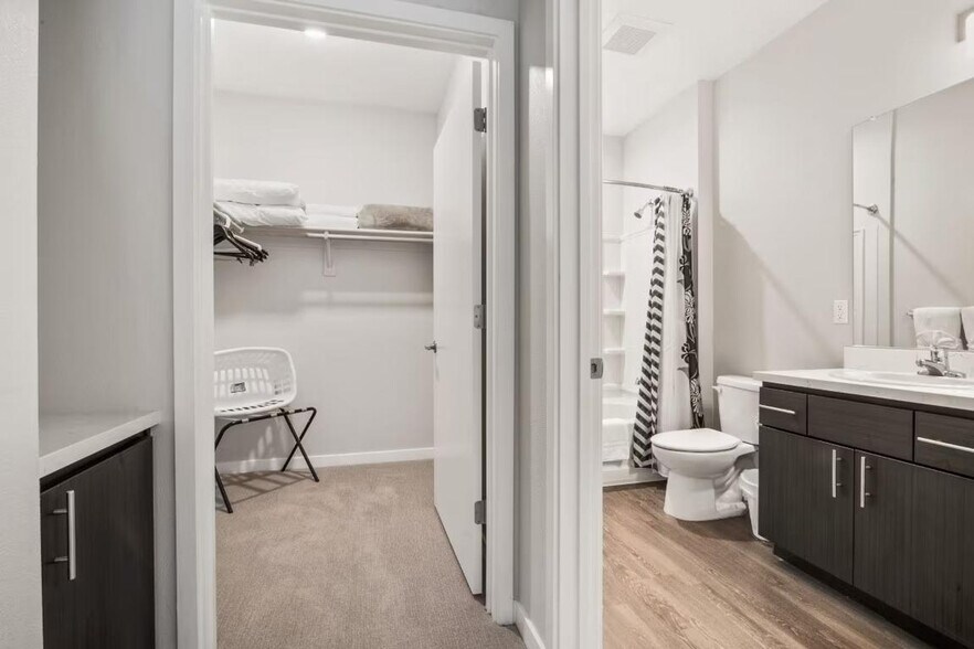 Building Photo - 3639 Haven Ave