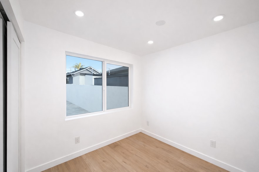 Building Photo - 12527 Cranbrook Ave