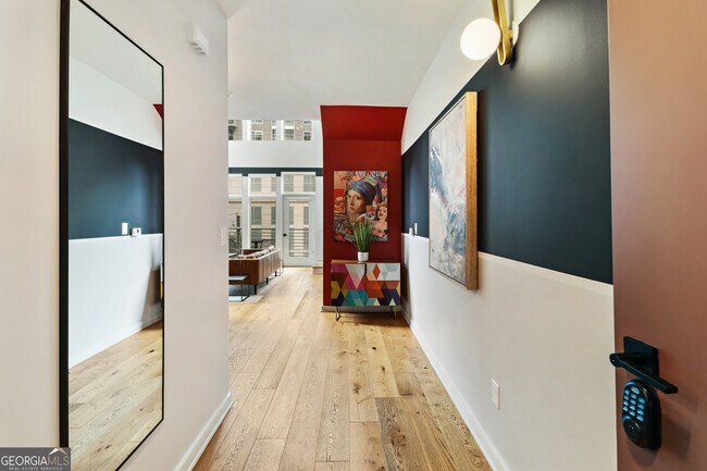 Building Photo - 208 12th St NE