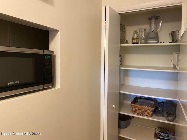 Building Photo - 555 Fillmore Ave