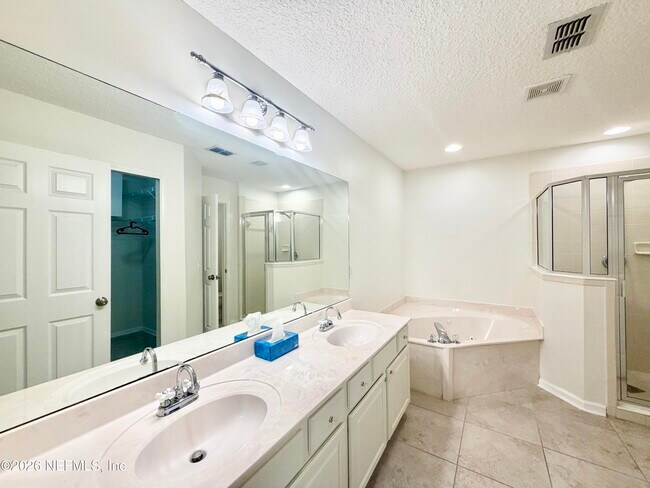 Building Photo - 1720 Cross Pines Dr