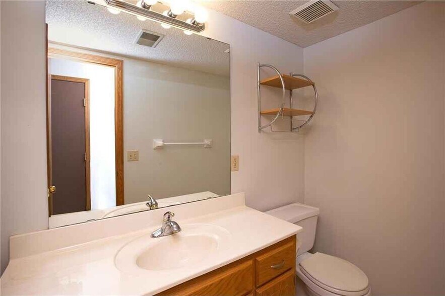 Building Photo - 14769 Endicott Way