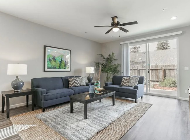 Building Photo - 1559 Hutchison Valley Dr