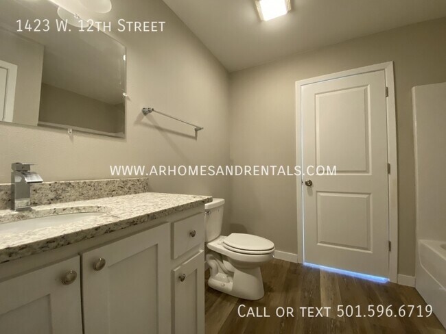 Building Photo - 1423 W 12th St