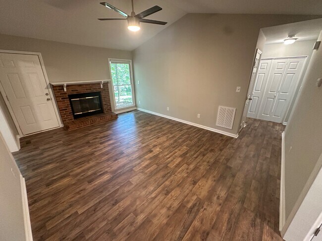 Building Photo - 5529 Continental Way