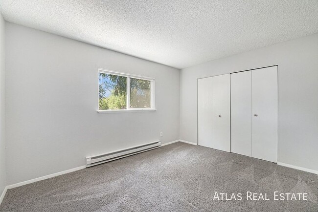 Building Photo - 347 Colony Pl