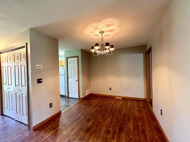Building Photo - 18 Partridge Ct