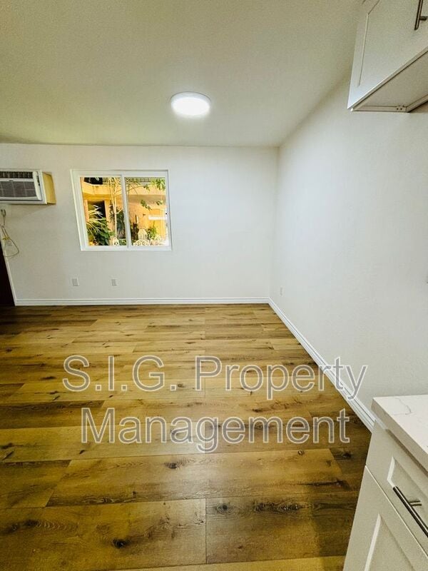 Building Photo - 10635 Sherman Grove Ave