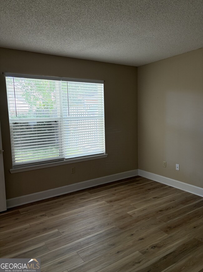 Building Photo - 110 Millers Trace Dr