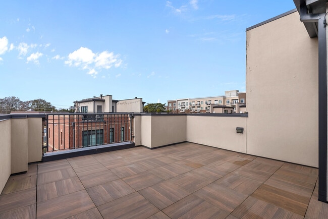 Building Photo - M West