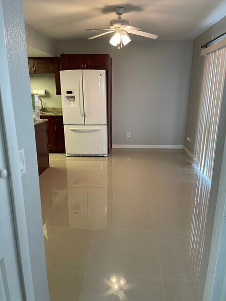 Dining room - 3633 Country Club Blvd