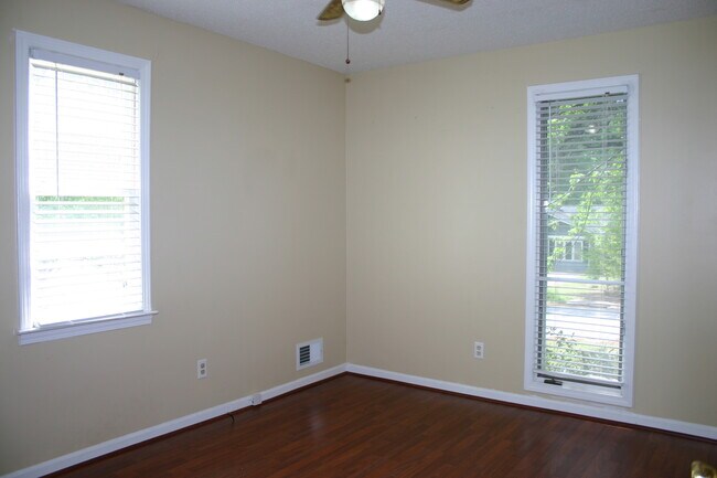 Building Photo - 407 Harleston Rd