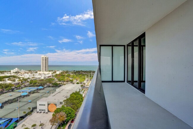 Building Photo - 580 72nd St