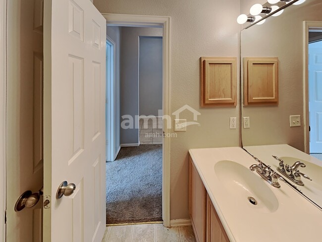 Building Photo - 646 Spanish Oak Ct