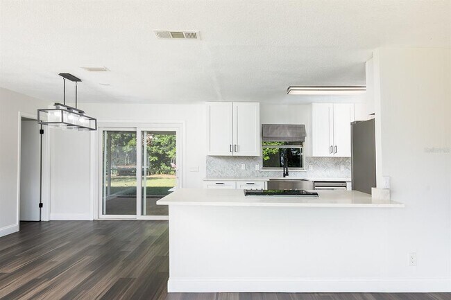 Building Photo - 3413 Bowman Dr