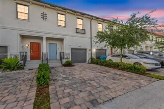 Building Photo - 730 SW 12th St