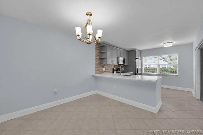Building Photo - 3513 SW Sunset Trace Cir