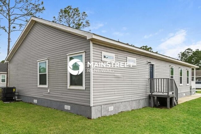 Building Photo - 4 Bedroom Pet-Friendly Home in Lehigh Acre...
