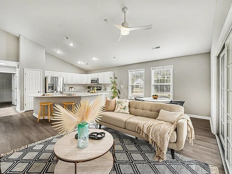 Building Photo - 3416 Wellesley Ct