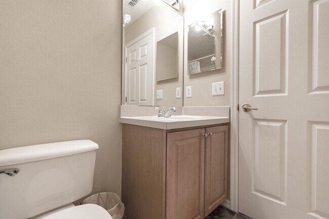 Building Photo - 5145 Marbella Isle Dr