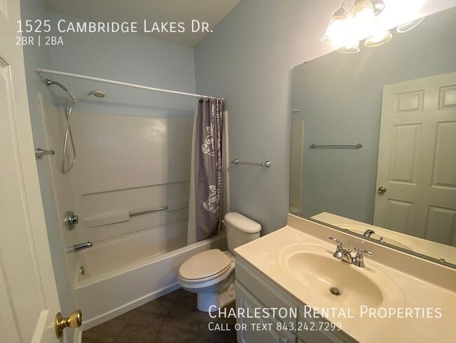 Building Photo - 1525 Cambridge Lakes Dr