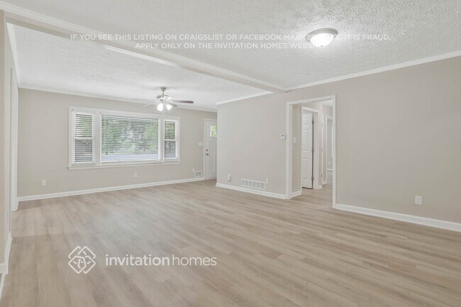 Building Photo - 692 Barnes Dr