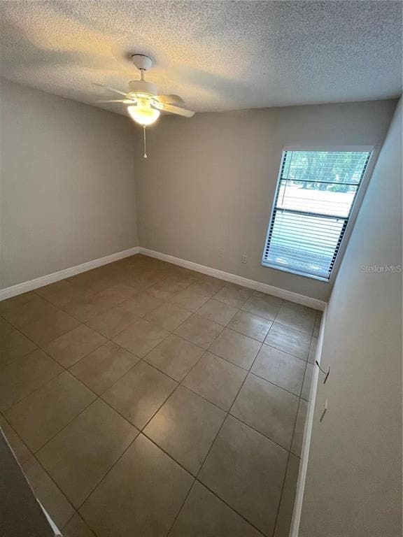 Building Photo - 1918 Crystal Grove Dr