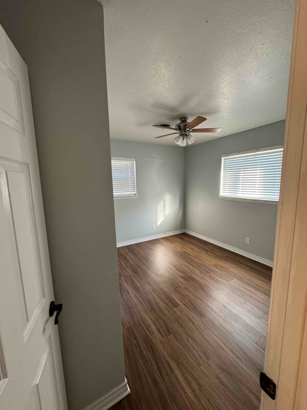 Building Photo - 106 Hope Ln