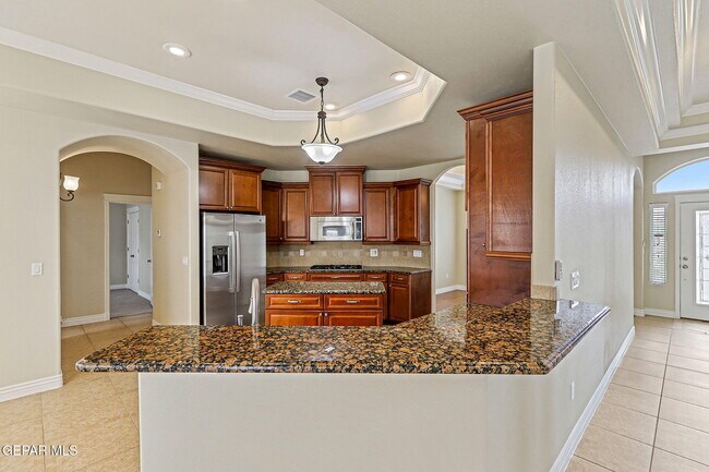 Building Photo - 6285 Wildwood Ct