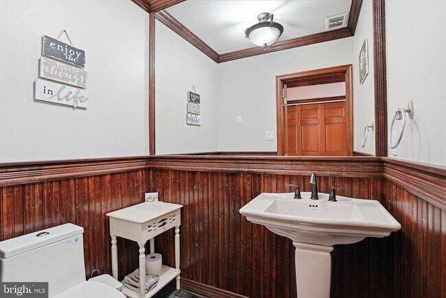 Building Photo - 244 Mathers Rd