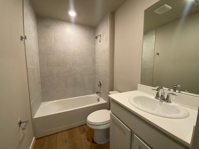 Building Photo - Welcome to your dream rental!!