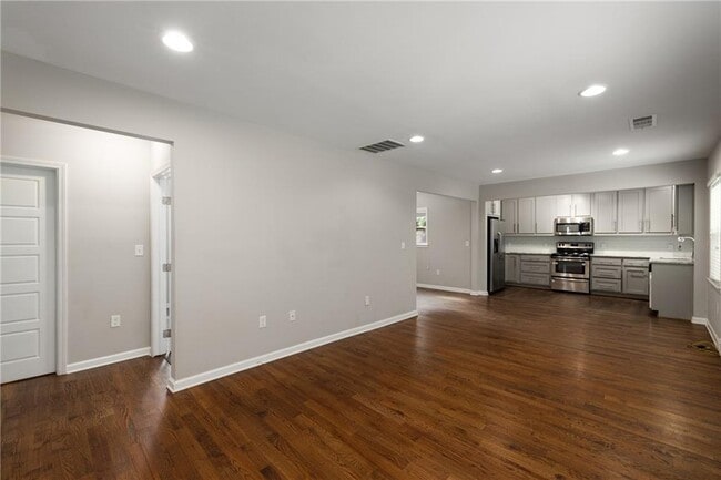 Building Photo - 1398 Deerwood Dr