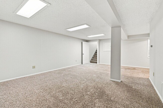 Building Photo - 3425 Talcott Terrace