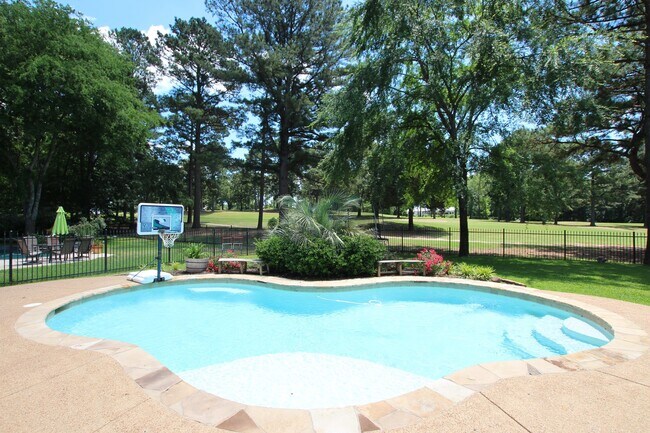 Building Photo - Lease Takeover Opportunity Available: Stun...
