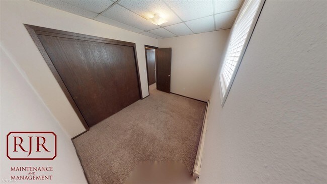 Building Photo - 2 br, 1 bath Apartment - 104 6th St NE Apt 2