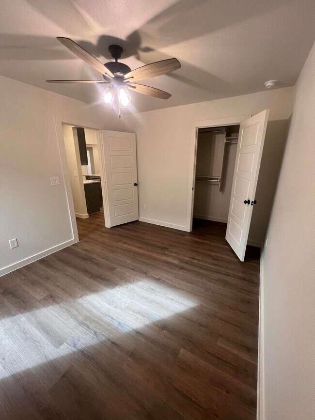 Building Photo - 13831 Gary Ave