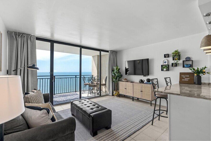 Building Photo - 5523 N Ocean Blvd