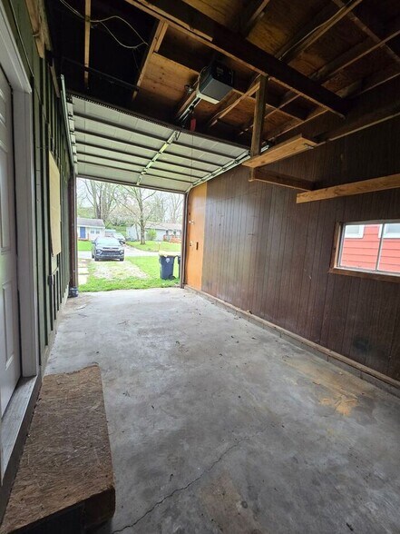 Building Photo - 5134 N Corrington Ave