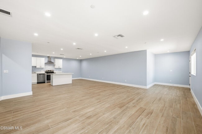 Building Photo - 13100 Filmore St