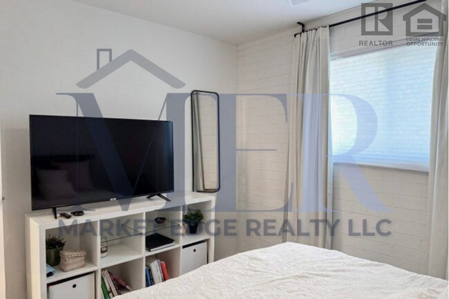 Building Photo - 4711