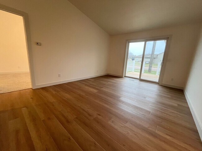 Building Photo - 3 Bed/3 Bath Twinhome in Brandon, SD!