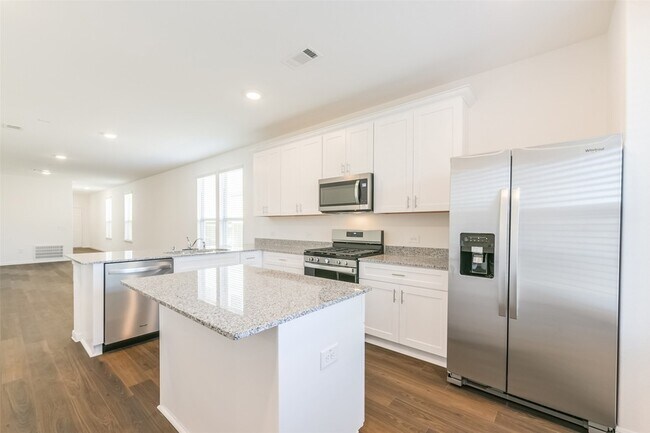 Building Photo - 14483 Cedar Ledge Ln