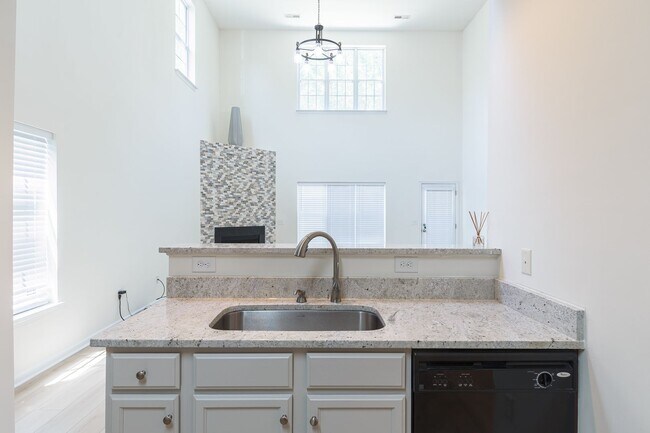 Building Photo - 5907 Landerwood Dr