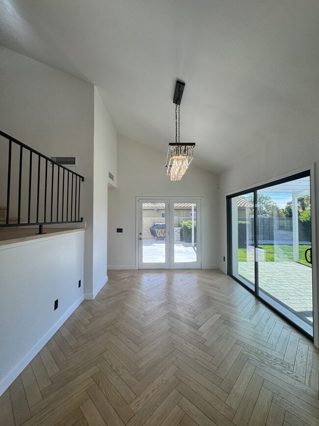 Building Photo - BEAUTIFUL 3 BEDROOM 3 BATH CORNER LOT WITH POOL AND LARGE BACKYARD NORTH SCOTTSDALE