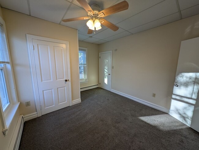 Building Photo - 2nd Floor 2 Bedroom Apartment