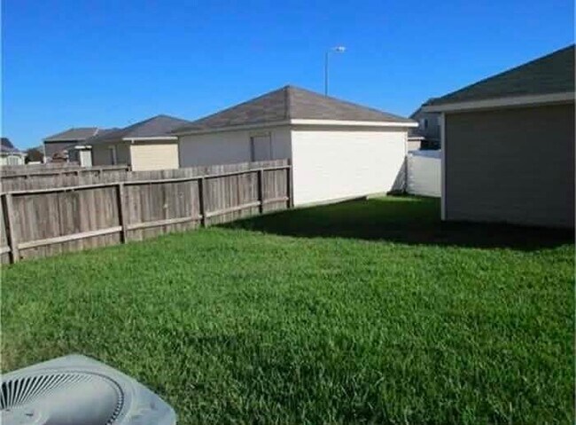 Building Photo - 1035 Grassy View Dr