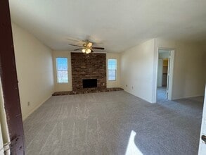 Building Photo - 9101 Country Creek St